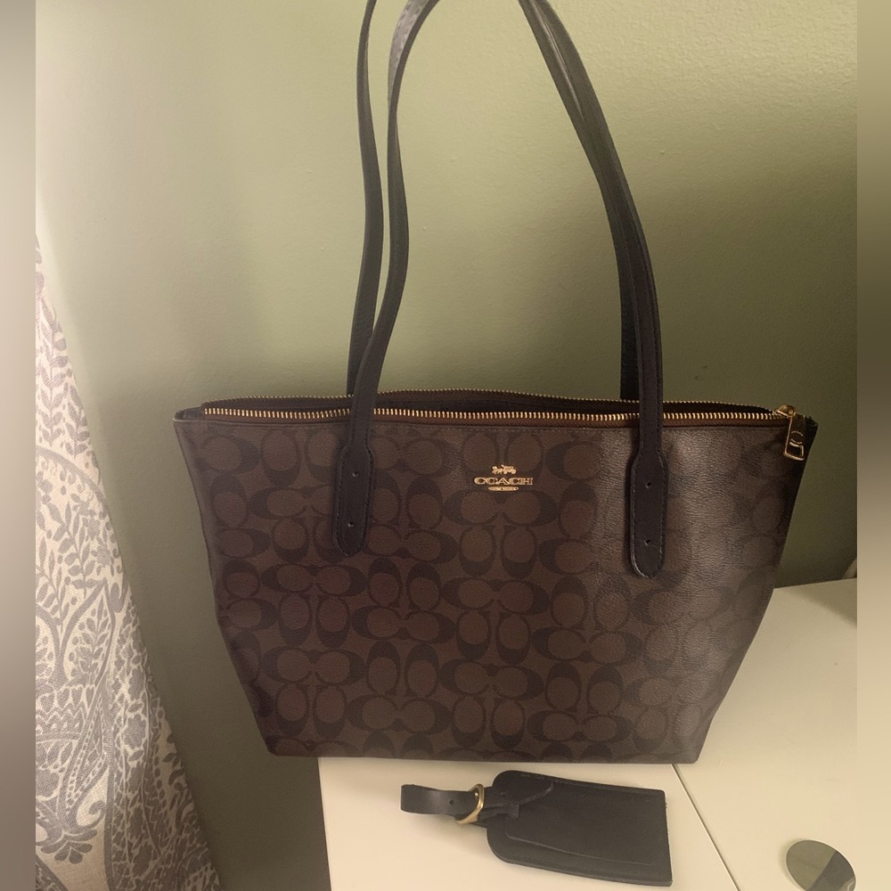 Almost new Coach purse